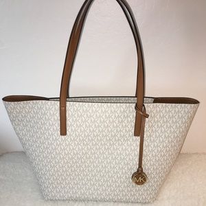 Michael Kors Haley Large Tote Bag *available!